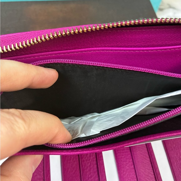 Gucci Dark Pink Fuchsia Pebbled Leather Large Organizer Wallet - NWOT Authentic - Picture 13 of 14